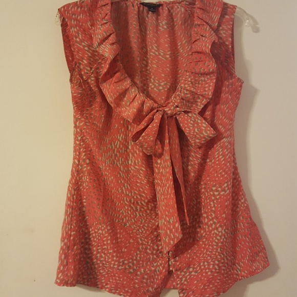 Banana Republic Tops - Banana Republic Sleeveless ruffle neck Abstract print top